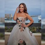 Paula Echevarría Instagram - Adoro esta ciudad.. adoro este festival ♥️ @festivalmalaga
Gracias Málaga por tu calor, siempre 🫶🏼

Vestido @marcoymaria 
Sandalias @aquazzura 
Joyas @delparamovintagejoyas 
Clutch @fahomamadrid
Maquillaje y peluquería @mikvarez para @yslbeauty 
#yslbeauty 

Fotos de interior @manuelmartosc 
Fotos alfombra @lorenzocarnero2000