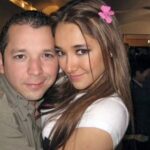 Sherlyn Instagram - 15 años, Oliver te extrañamos como el día 1, han cambiado tantas cosas, tus hermanas nos pusimos grandes @silviacriselle mas jajaja, tu hija es una niña universitaria maravillosa, inteligente, noble, amorosa, sana debes estar tan orgulloso de @dani.suarez09 , tus sobrinos se nos imaginan a ti en tantas cosas, Dios nos mandó a Cris y a mi 2 hijos varones y creo que las 2 podemos verte en muchos de sus gestos , su personalidad y sus sonrisas, mamá y papá  te extrañan en cada respiro, la vida no volvió a ser la misma y trabajan diario para seguir amando, amándonos, amándote, cada día nos dan lección de bondad, generosidad y resiliencia tenemos s los mejores papás del mundo. Haces mucha falta, solo quiero que sepas que todos hemos puesto de nuestra parte para llevar esto de la mejor manera,hasta que volvamos a abrazarte! Te amo infinito xx