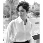 Georgina Amorós Instagram - Vista por @andresgarlujan en el @festivalmalaga presentando “Puntos Suspensivos” 🖤

Glam @raquelalvarezdiaz_ x @ghdspain 
Styled by @francescarinciari @stellamccartney @cartier