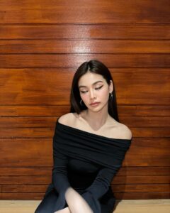 Engfa Waraha Instagram - 🖤