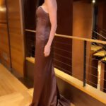 Demi Moore Instagram - Moore Versace 🍫⭐️ 
@demimoore looking gorgeous in a custom @versace gown, @chopard jewels and @stuartweitzman heels for the Vanity Fair Oscar Party. Styled by me. 
Hair by @djquintero 
Makeup by @silbruinsma1 
Assisted by @nicksegodi 
Tailoring by @lubastailoring