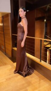 Demi Moore Instagram - Moore Versace 🍫⭐️ 
@demimoore looking gorgeous in a custom @versace gown, @chopard jewels and @stuartweitzman heels for the Vanity Fair Oscar Party. Styled by me. 
Hair by @djquintero 
Makeup by @silbruinsma1 
Assisted by @nicksegodi 
Tailoring by @lubastailoring