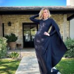 Elizabeth Banks Instagram - Oscars Sunday 🖤 

Dress   shoes: @balenciaga
Jewelry: @cartier 
Styling: @erinwalshstyle
Hair: @claytonhawkins 
Makeup: @adambreuchaud 
Nails: @nailartbyqueenie