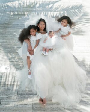 Chanel Iman Instagram - To strong women 💪🏽 May we know them. May we be them. May we raise them ❤️ Happy International Women’s Day !