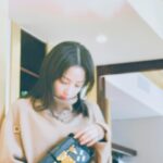 Suzu Hirose Instagram - 弾丸だったけど、やっとおパリの旅は満たされる。たのしかった。バッグのチャックはいつも空いてる

@louisvuitton 
#LVFW24
