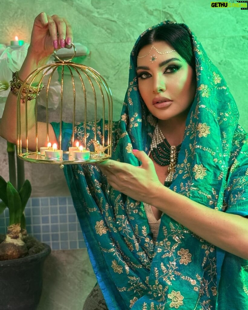 Lamitta Frangieh Instagram - From me and @lasirenegroup we wish you a Ramadan Kareem 🌙 May your month be filled with much love and blessings 🙏
.
.
.
#ramadankareem #ramadanmubarak #ramadanvibes #dubai#india#mumbai #bollywood #bollywoodstyle #bollywoodmovies #actress#lamittafrangieh