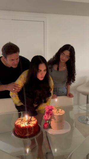 Scarlet Ortiz Instagram - Feliz cumpleaños ❤️❤️❤️❤️❤️❤️❤️❤️