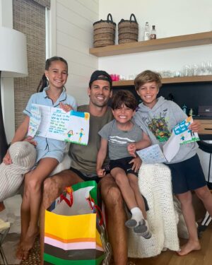 Jessie James Decker Instagram - Happy birthday to the love of my life @ericdecker 🎉 37 looks good on ya daddy 😙