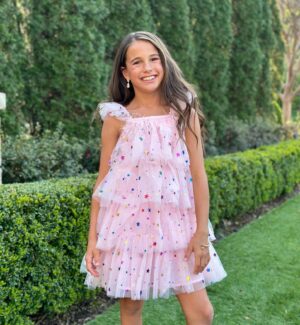 Jessie James Decker Instagram - The last daddy daughter dance 🥹 our girl is growin up 💖