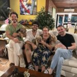Susana Vieira Instagram - Dia produtivo… Reunião com a equipe da TV Globo para dois novos projetos!!! Vem aí…🩵