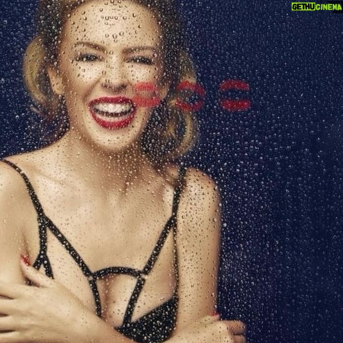 Kylie Minogue Instagram - KMO turns 10!!! 😘