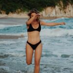 Ludwika Paleta Instagram - #TBT a uno de los proyectos más divertidos en los que he estado. Risas, gozo, amigos, noches estrelladas, abrazos, mezcal, luna, playa.
Qué más se puede pedir?  Ya vieron NOCHE DE BODAS? 
YA EN CINES 🍿
.
.
.
📷 @_kbocanegra
