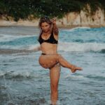 Ludwika Paleta Instagram - #TBT a uno de los proyectos más divertidos en los que he estado. Risas, gozo, amigos, noches estrelladas, abrazos, mezcal, luna, playa.
Qué más se puede pedir?  Ya vieron NOCHE DE BODAS? 
YA EN CINES 🍿
.
.
.
📷 @_kbocanegra