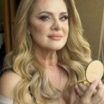 Erika Buenfil Instagram - @erikabuenfil50 
Makeup @vicoguadarrama 
#colorhair peinado @aleamayamakeup