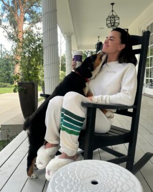 Kyle Richards Instagram - Puppy love ❤️ #Georgie