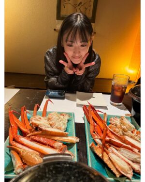 Nozomi Sasaki Instagram - .
先日秋田に帰って、
プチ秋田会👹
それぞれの分野で頑張っている人達と楽しくワイワイご飯♡
みんなと秋田で会えて嬉しい！
2件目では優くんの生歌聞けた🎸
歌でお店のお客さんみんなと一つになれたのが素敵な思い出。

#秋田会