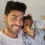 Paula Echevarría Instagram - Te queremos papi chulo! ♥️♥️♥️
Feliz día! 
#DeTalPaloTalAstilla
#ComoDosGotasDeAgua