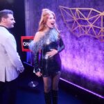 Palina Rojinski Instagram - Waaah, seit gestern Abend strahlt mein Herz wie tausend Sternschnuppen wenn ich an @masked.singer.germany denke! ✨💖💫 Was für eine herrliche und lustige Show! Ich hoffe, es hat euch auch gefallen!! 😊 Was war euer Highlight? 
Kommenden Samstag geht das große Spektakel weiter: 20:15 Uhr auf Pro 7 gibt’s für euch eine neue Show zum Staunen und Raten!
Danke an alle, die uns dieses bunte Feuerwerk beschert haben und Danke für ein so schönes und liebevolles Feedback jetzt schon xo 💋