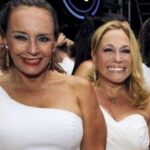 Susana Vieira Instagram - Em primeiro lugar quero dizer que te amo muito e agradeço muito por ter usado o seu nome na minha carreira artística, porque isso foi o maior trunfo da minha carreira. Eu acho que  o nome tá ligado ao sucesso que a gente faz na vida, então muito obrigada por eu poder me chamar Susana Vieira e ter usado do seu nome sem pedir licença. 
E obrigada por eu ter uma Suzana Maria Vieira Gonçalves na minha vida, que é você, minha irmã. Quando você está aqui perto de mim, eu me sinto mais protegida, me sinto acompanhada de toda a minha família através de uma pessoa só, que é você. Gostaria sim de ter Bianca sua filha, meu filho,  Ketryn, todos perto, mas você estando perto, eu me sinto segura. Estou certa que você também está segura comigo.
Conte comigo para tudo o que você precisar. Estamos caminhando para uma idade difícil, mas com sabedoria e com a mente em Deus, caminharemos até o dia que o Senhor designar. Vamos nos cuidar e vamos nos divertir. 
Sorria, você está na vida!!! 
Com amor, Susana ❤️