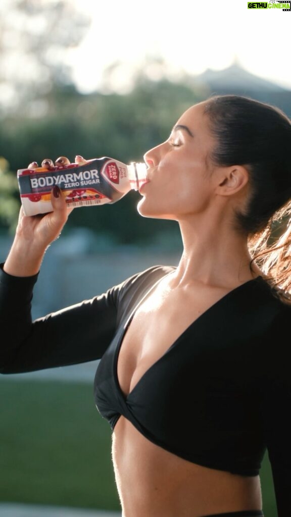 Olivia Culpo Instagram - Guess that worked @christianmccaffrey 😂 Welcome to Team BODYARMOR, @oliviaculpo 🙌