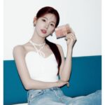 Cho Mi-yeon Instagram - 컬러는 웨이크메이크🫧🪽 @wakemake_official 🤍🩵💕