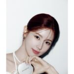 Cho Mi-yeon Instagram - 컬러는 웨이크메이크🫧🪽 @wakemake_official 🤍🩵💕