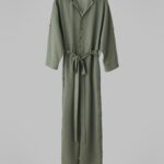 Regina Blandón Instagram - Regresa el Jumpsuit de Regina Blandón pero ahora más fresco que nunca. El nuevo jumpsuit verde olivo es perfecto para estos días de calor ☀️
20% de tu compra se destina a días de refugio para mujeres en situación de violencia a través de la @redrefugiosmx 

#igualdad #igualdaddegénero #modaconsciente #slowfashion #fashionrevolution #outfitinspo #impactosocial