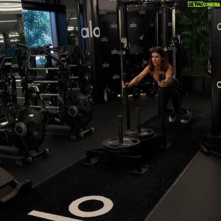 Elisabetta Canalis Instagram - Back to weights today! Grazie @giorgiomerlino per questa full immersion 😅