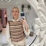 Fearne Cotton Instagram - Bookish
#dresslikeabookworm
@happyplacebookclub 
📚