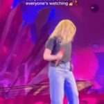 Kylie Minogue Instagram - When it’s time to WARM UP!!! Vegas soundcheck 🎤✔️and 👟👟✔️ … 😊