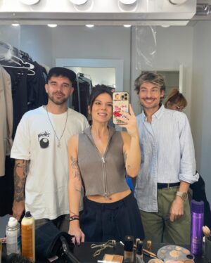 Gimena Accardi Instagram - ahorita ya, con juana. hermosa mesazaa 💘 @juanavialeoficial @lamesazarg 

💅🏼el lookazo:
Make up: @verofioravanti
Pelo: @magbeyfeld
Styling: @marianoradetichok para @inside_studios 
Vestido: @juacantillo para @seluoficial 
Zapatos: @lachicadelosstilettos
Accesorios: @jitric_jc
Content Creator: @nicobrizio