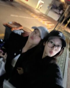 Cho Mi-yeon Instagram - 사랑한다구우🎁❤️