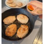 Nozomi Sasaki Instagram - .
つかみ食べの練習👶🏻
豆腐ハンバーグ凄い食べる✨