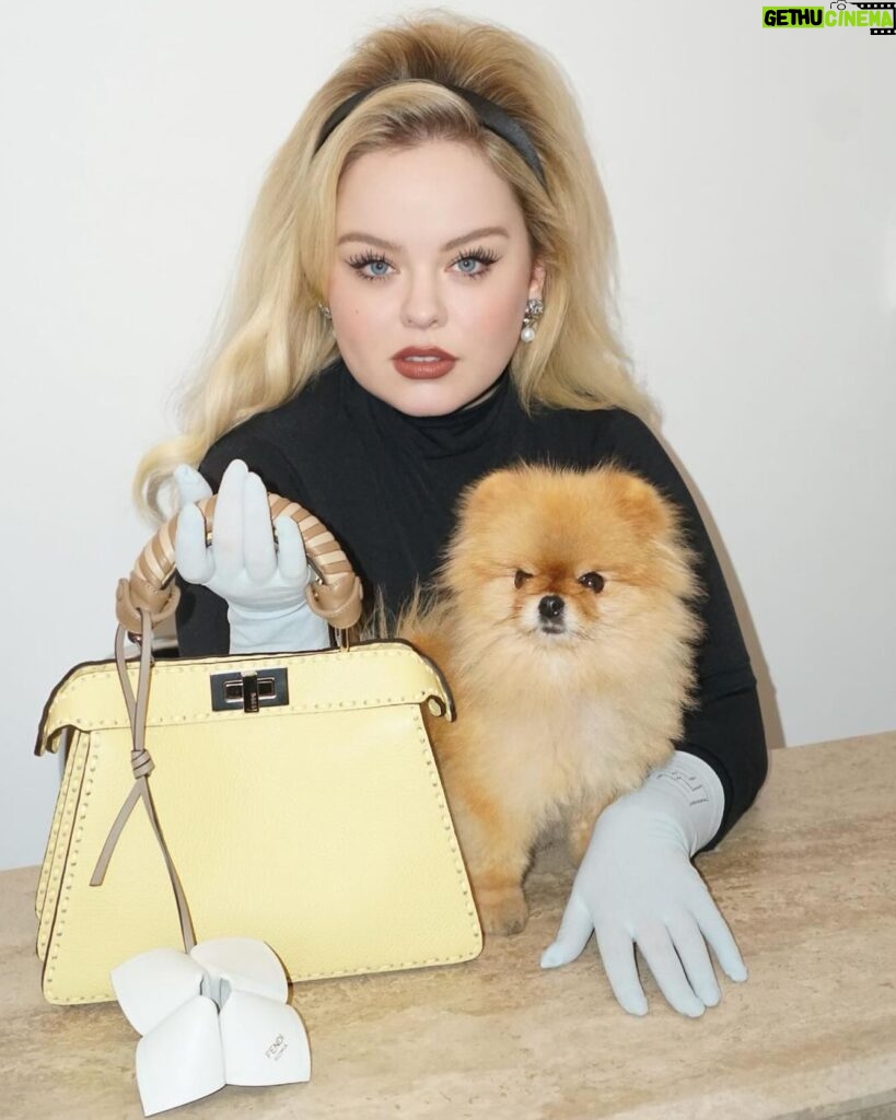 Nicola Coughlan Instagram - 🍋FENDI🍋

There are times when you get upstaged by both a very cool bag and a very cute dog and honestly no regrets 

  #FendiPeekaboo #Fendi #Ad