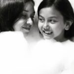 Beauty Gonzalez Instagram - Rub a dud dub
Two Biatches in a tub..💛💛