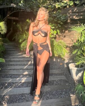Jésica Cirio Instagram - 🌴🐚🌊🖤