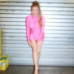 Palina Rojinski Instagram - Ich gebe beim Raten alles, PINKy Promise! Die zweite Show von @masked.singer.germany ist vorbei und es macht riesigen Spaß, die Performances zu sehen. Das Rätseln ist nicht so easy, aber ich habe ja ein starkes Nervenkostüm! Diesen Samstag gehts um 20:15 auf Pro7 weiter. Was sind eure Tipps?