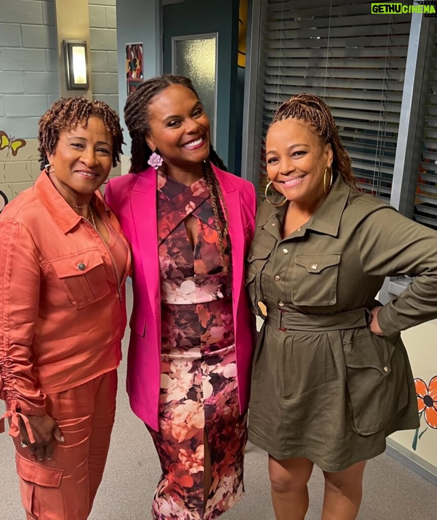 Tabitha Brown Instagram - Dear little Tab: It’s getting better and better🎉
🙌🏾🙌🏾OOOHHH GOD I THANK YOU🙌🏾🙌🏾🙌🏾
Thank you @kimfieldsofficial and @iamwandasykes for thinking of me❤️. I’m so grateful❤️. A time was surely had🙏🏾. Catch me on @theupshawsnetflix streaming now❤️ #tabithabrown #actress #grateful