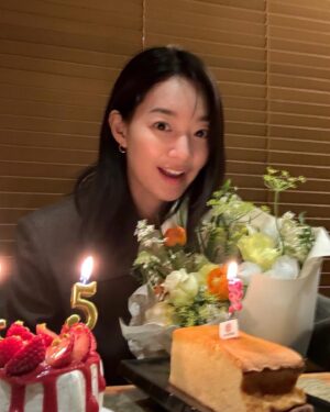Shin Min-a Instagram - 감사합니다🎂❤️(4월5일☺️)