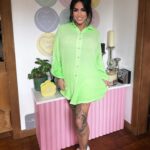 Katie Price Instagram - Really enjoying my short natural hair 💚 what do you all think? Short or long? xx 
Angel wing shirt from @jyyldn 
ad