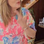 Erika Buenfil Instagram - Te cuento mi secreto para lucir un pelo espectacular en todos mis proyectos y reflejar mi mejor versión… Wella Deluxe con ácido hialurónico ✨

@wellamexico 

#Maslibrequenunca #Liberatealcolor #WellaDeluxe #publicidad