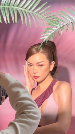 Beauty Gonzalez Instagram - It’s a Hot Hot Summer!🌞 
Now more than ever we need to take care of our Skin!
Check out the products @heyprettyskinofficial 💜
The best Pre-Sun and After-Sun care for all skin types. 

Visit their Socials and Shop their Page at Lazada and Shoppee🤍

CEO @missannebarretto 🩷