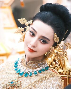 Fan Bingbing Thumbnail - 116.8K Likes - Most Liked Instagram Photos