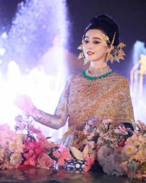 Fan Bingbing Thumbnail - 118.3K Likes - Most Liked Instagram Photos