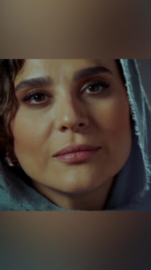 Sahar Dolatshahi Instagram - .
رونمایی از موزیک ویدیوی اختصاصی سریال «افعی تهران» با صدای رضا یزدانی
 
این موزیک ویدیو با تدوین بهار فنایی بر اساس قطعه «چلچراغ» با آهنگسازی علیرضا افکاری، تنظیم سعید زمانی و شعری از مهدی ایوبی آماده شده است.
 
سریال «افعی تهران»، محصول اختصاصی پلتفرم «فیلم‌نت» که از ۱۶ اسفندماه ۱۴۰۲ به پخش رسیده؛ با توجه به ژانر خاص و سبک تولید آن تاکنون با استقبال کم‌سابقه مخاطبان و منتقدان همراه بوده است.
 
«افعی تهران» به کارگردانی سامان مقدم و تهیه‌کنندگی جواد فرحانی چهارشنبه‌ها ۸ صبح تنها در «فیلم‌نت» پخش می‌شود.

    
صفحه رسمی سریال «افعی تهران»
@afei.tehran 
   
@filmnet.ir_ 
@oilalife