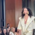 Débora Nascimento Instagram - Prosopopeia de @analuisafern.andes 
@aluf_____ ##SPFW 

styling @larissalucchese 
beleza @mikasafro