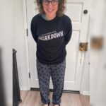 Mayim Bialik Instagram - Big thanks to Sasquatch Sunset for these awesome new kicks that just arrived! Maybe I’ll wear these to see the movie?? 👀 In select theaters April 12. Nationwide April 19. 🍿 🎥

#SASQUATCHSUNSET #SASQUATCHSOUNDSCAPE
@sasquatchsunset @bleeckerstfilms