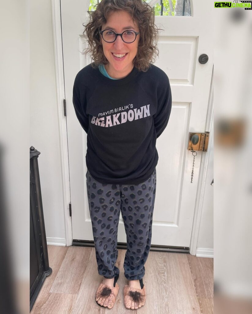 Mayim Bialik Instagram - Big thanks to Sasquatch Sunset for these awesome new kicks that just arrived! Maybe I’ll wear these to see the movie?? 👀 In select theaters April 12. Nationwide April 19. 🍿 🎥

#SASQUATCHSUNSET #SASQUATCHSOUNDSCAPE
@sasquatchsunset @bleeckerstfilms