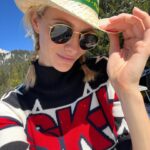 Poppy Delevingne Instagram - This ain’t Texas 🎿