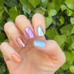 Palina Rojinski Instagram - Rainbow-Metallicore 🍭⚡️

Hatte Lust auf Frühling an den Händen 🦋💜☀️🌸🥝
Welche Farbe habt ihr drauf?